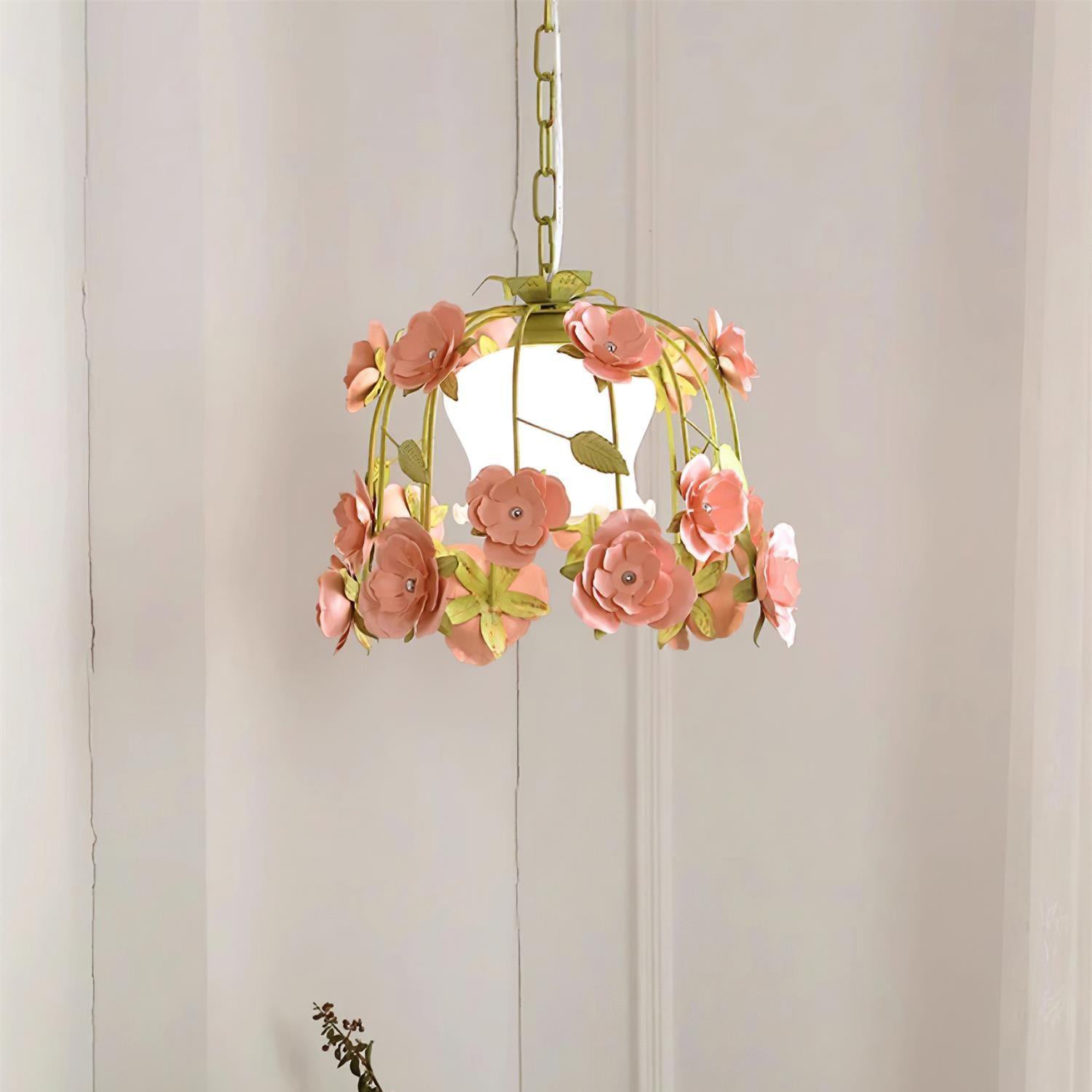 The Elegance of the Romantische Flowers Lighting Collection