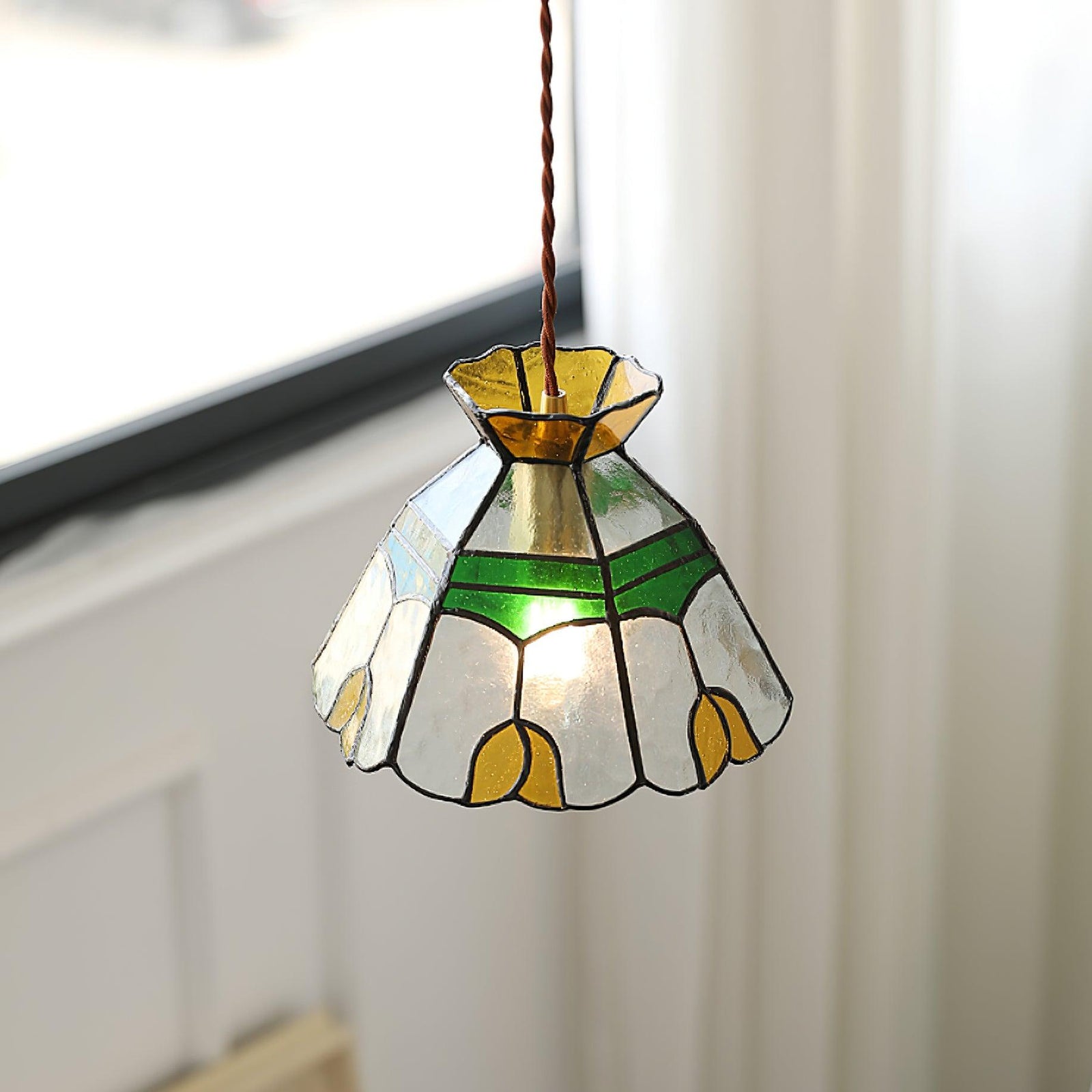 Bathing in the Warm Glow of Japanese-styleGlass Pendant Lights: Exploring Japanese Glass Pendant Lights - Docos