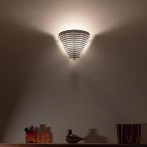 A910 Wall Lamp