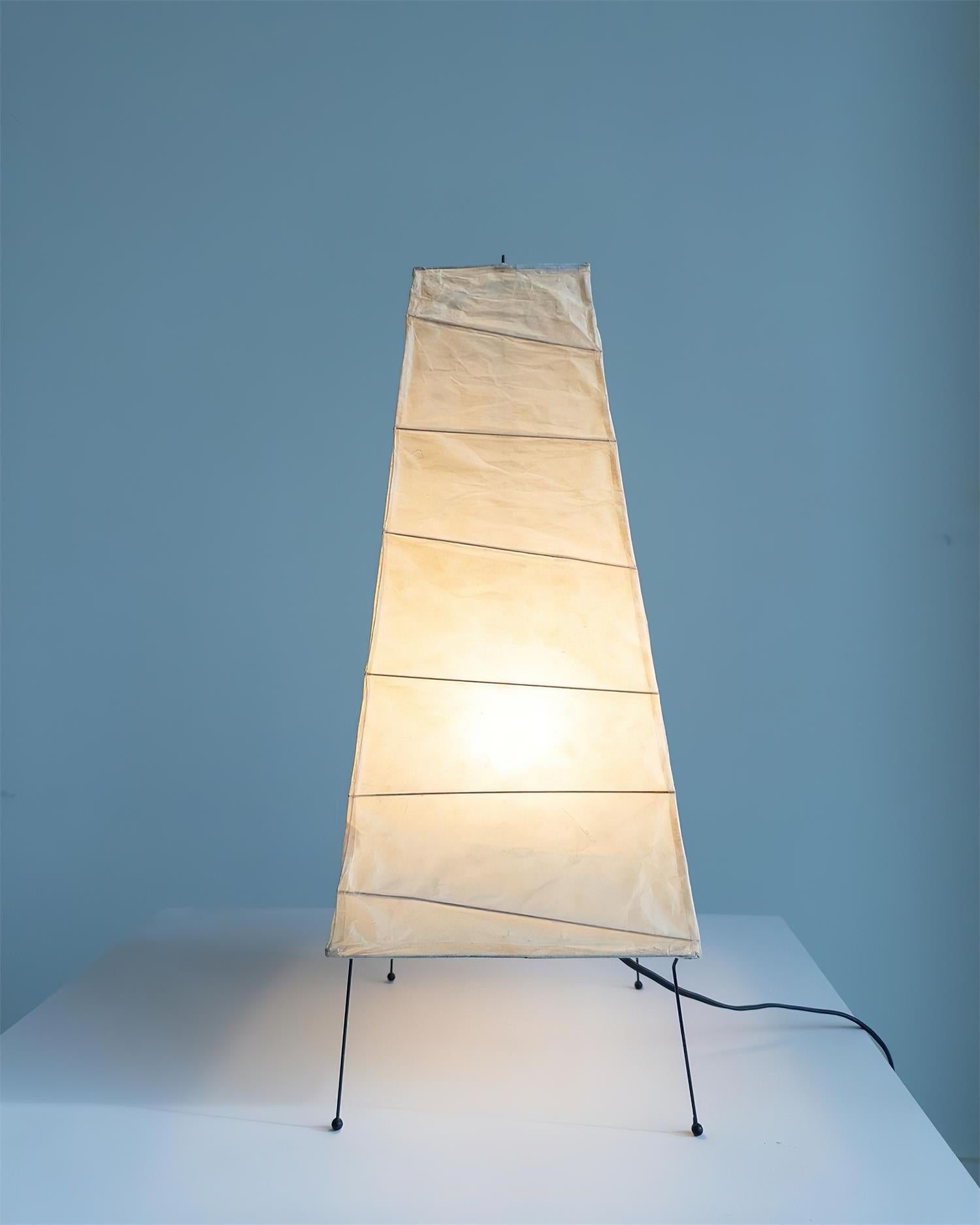 Akari 4N Table Lamp