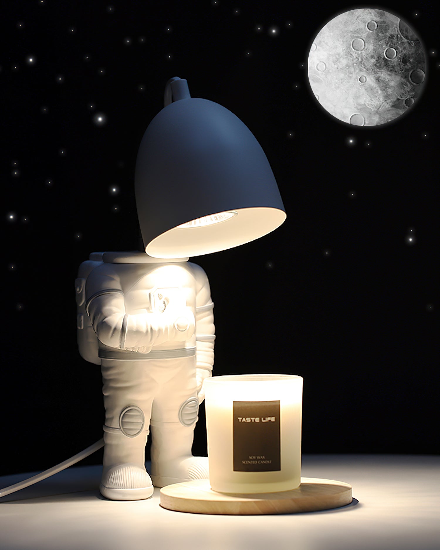 Astronaut Candle Warmer Lamp