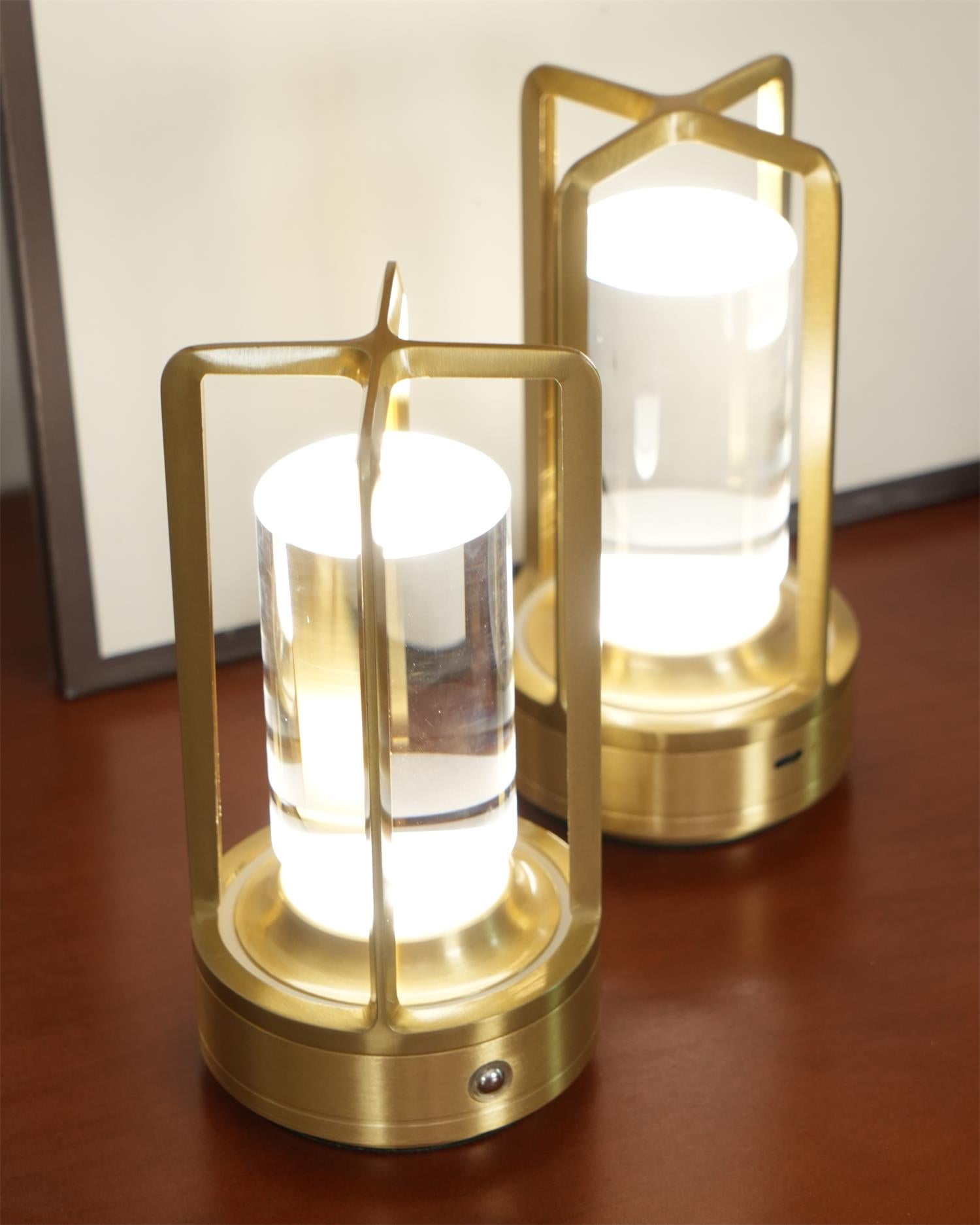 مصباح طاولة Aura Gleam (بطارية مدمجة) 5.3 بوصة - 8.8 بوصة