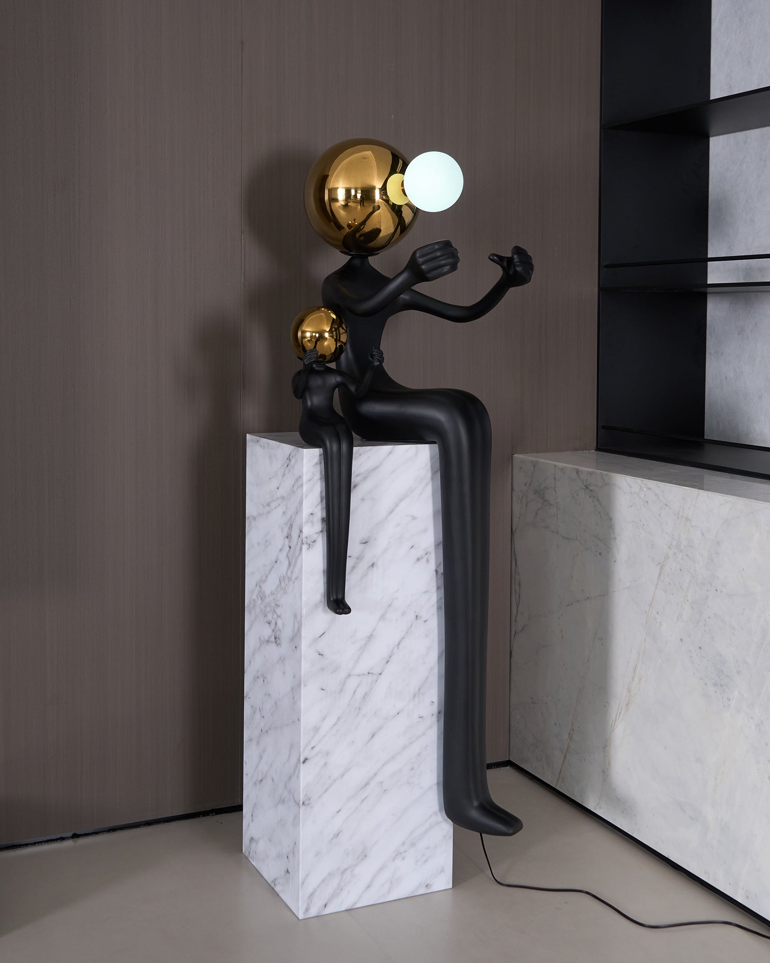 Aura Sculpture Floor Lamp