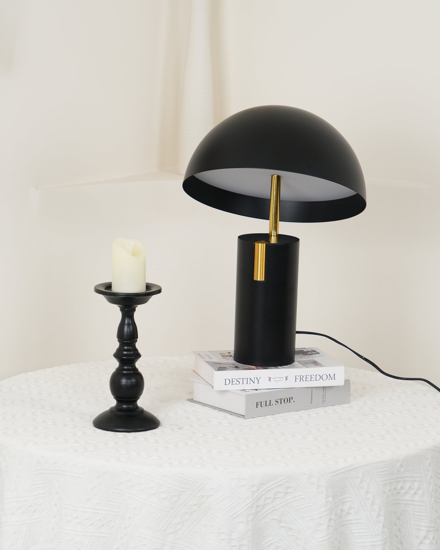 Avo Table Lamp 11.8″- 17.7″