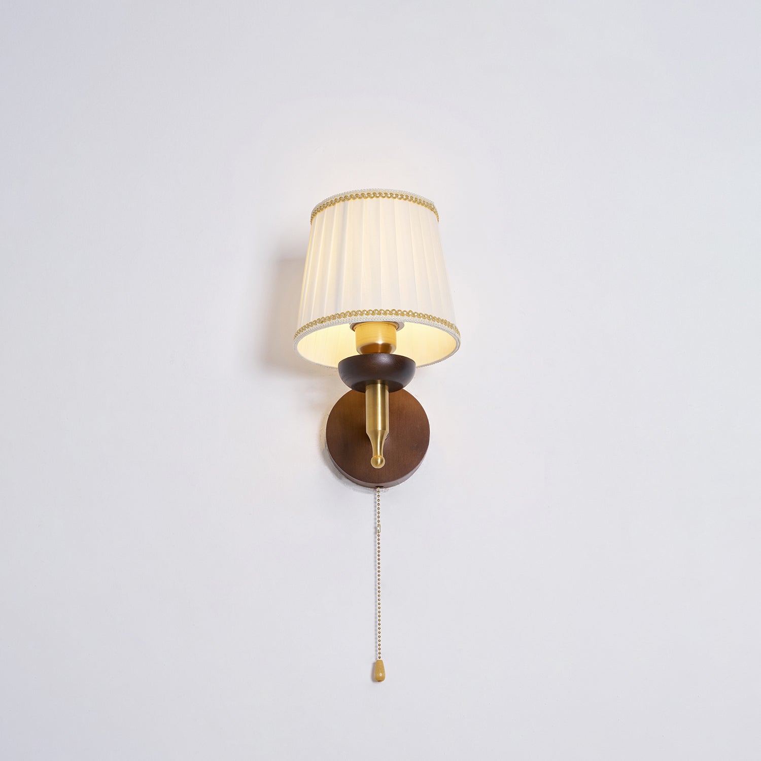 Blixen Wall Lamp