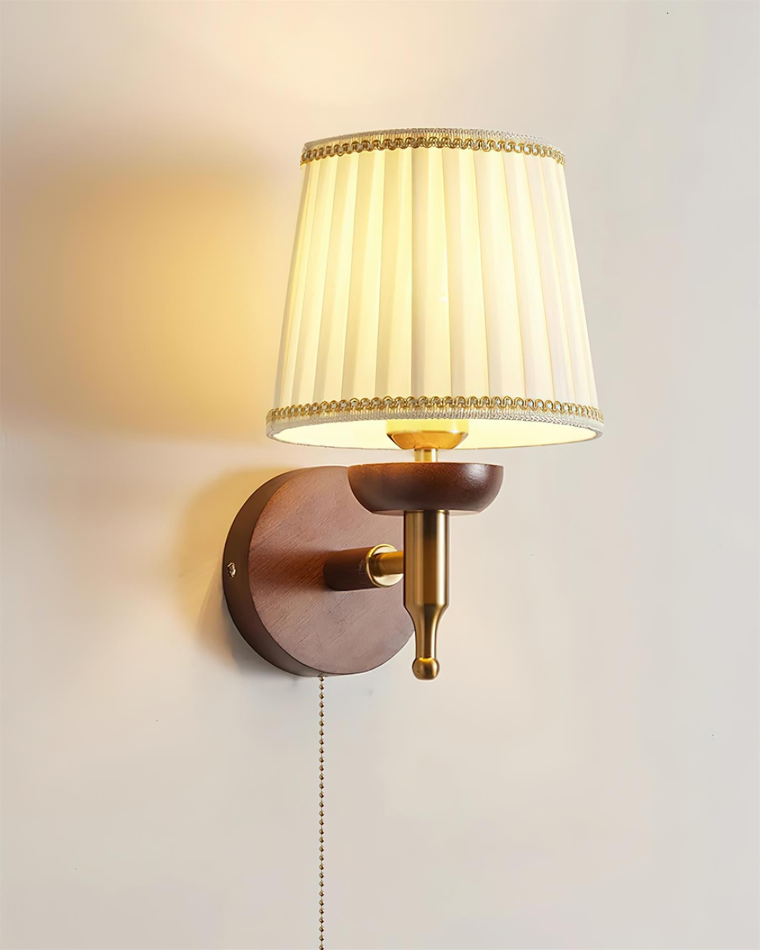 Blixen Wall Lamp