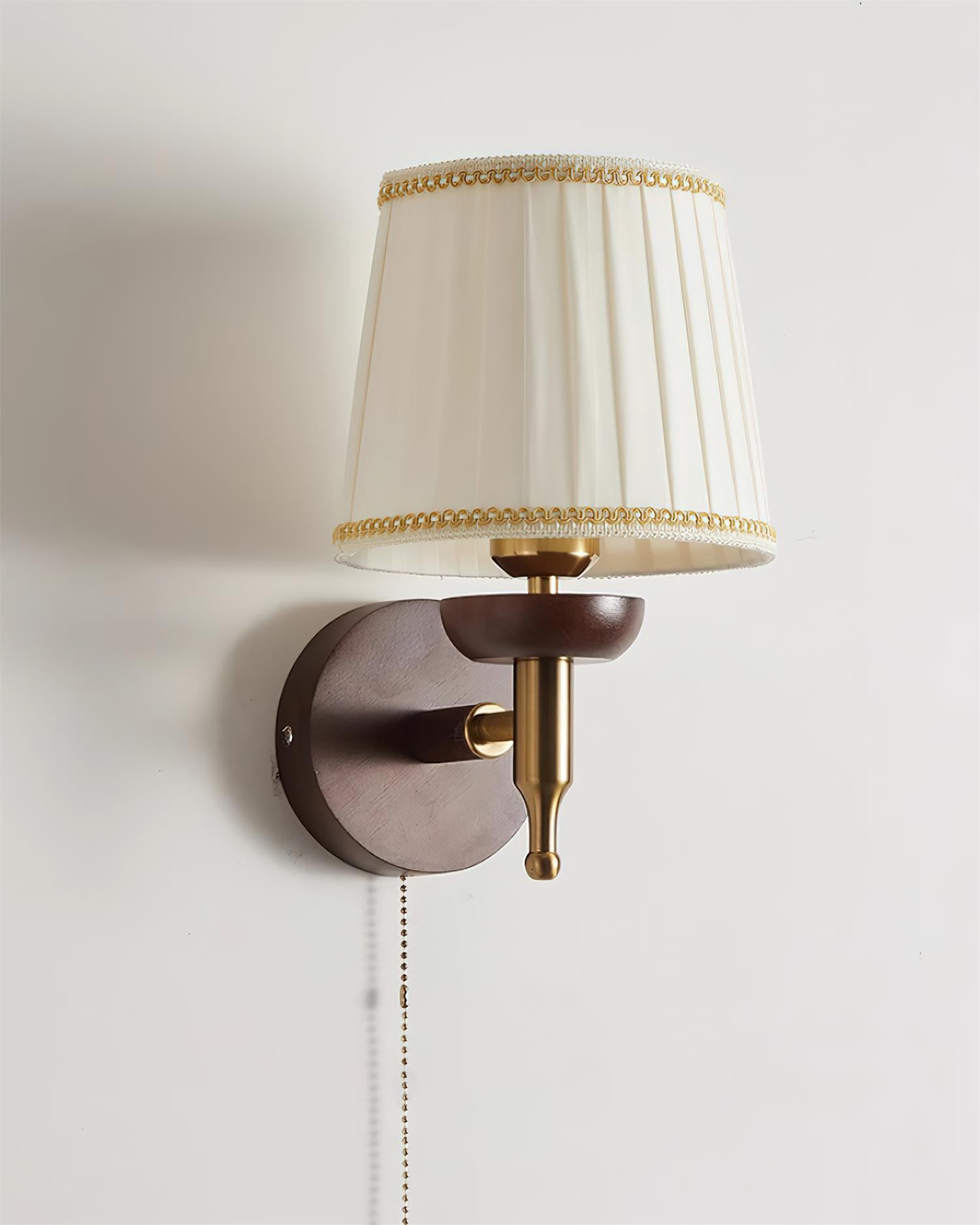 Blixen Wall Lamp