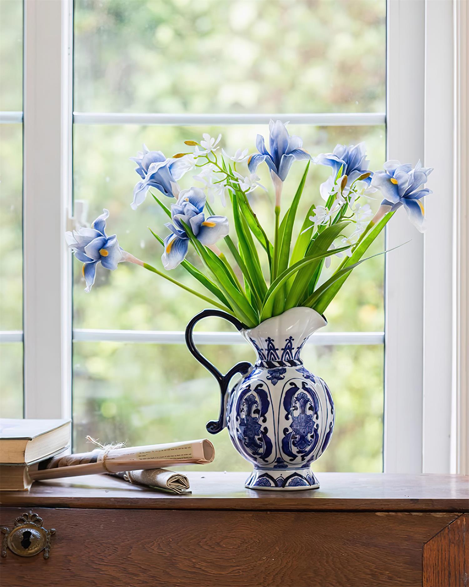 Blue Branco Vase