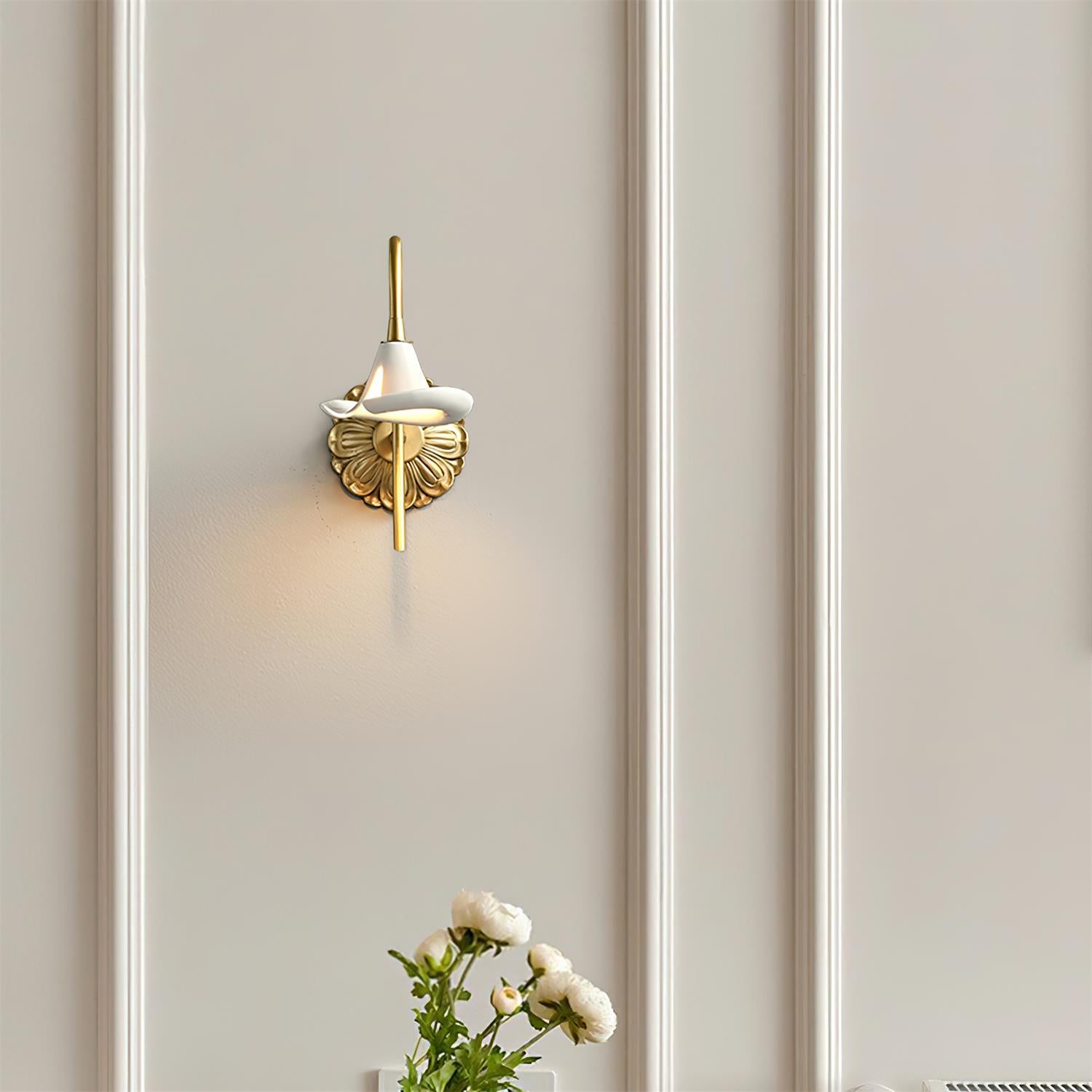 Calla Lily Wall Lamp