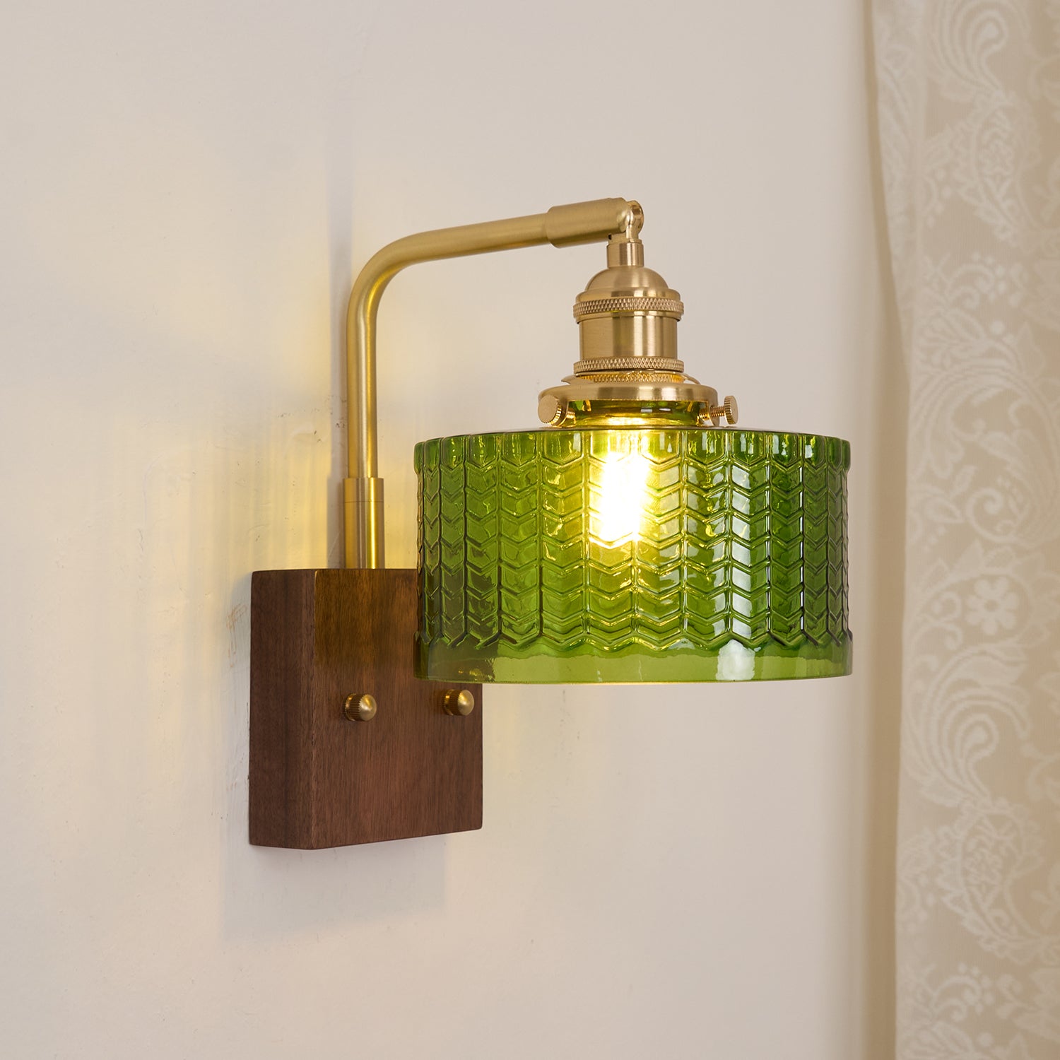 Cavella Wall Lamp