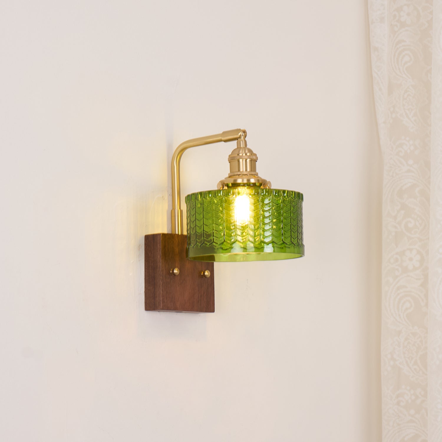 Cavella Wall Lamp