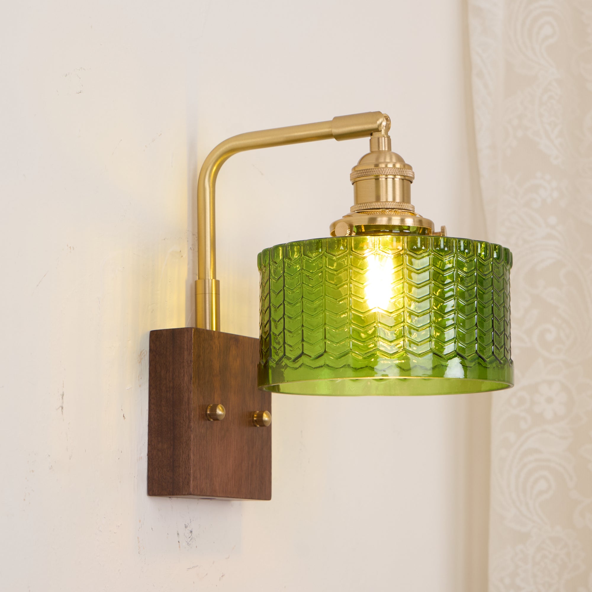 Cavella Wall Lamp