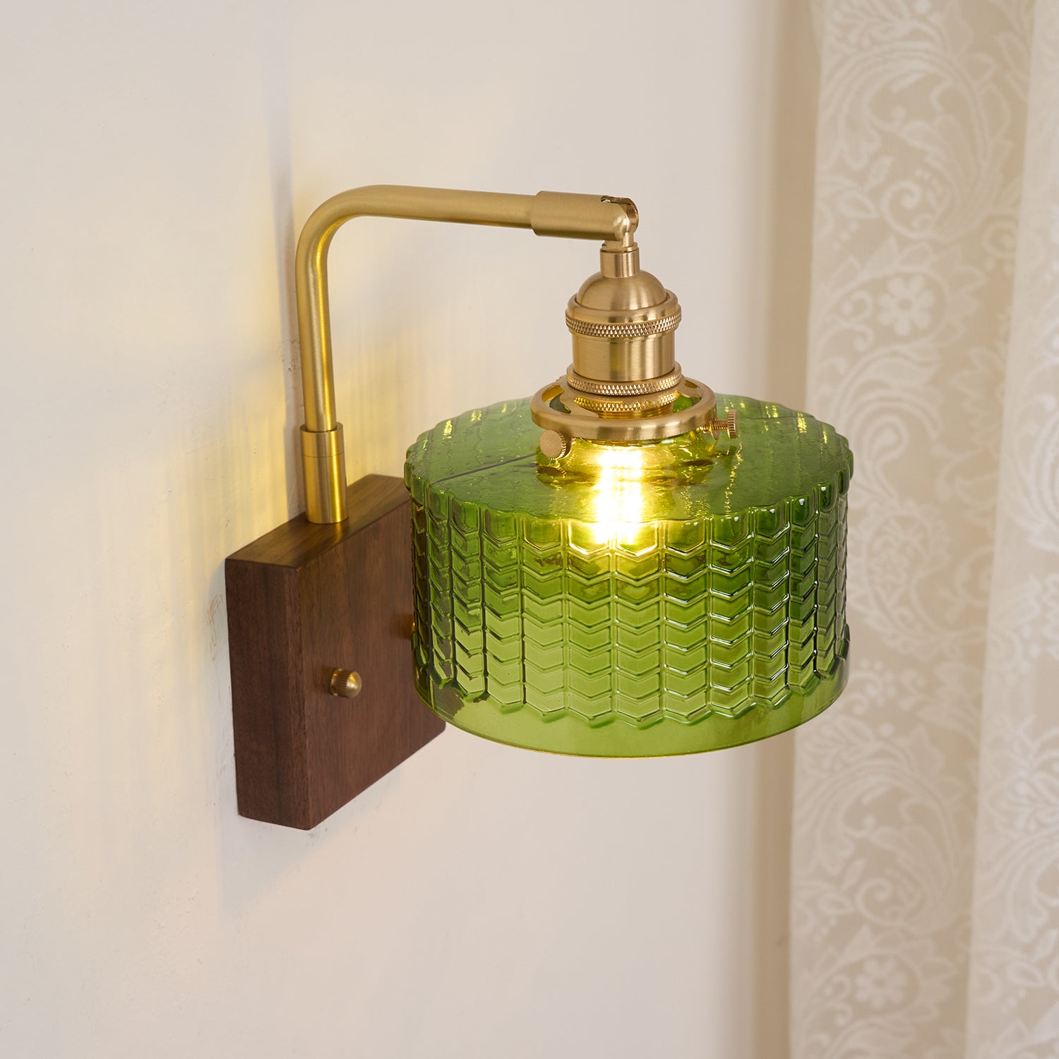 Cavella Wall Lamp