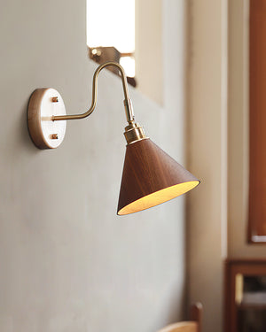 Conira Wall Lamp