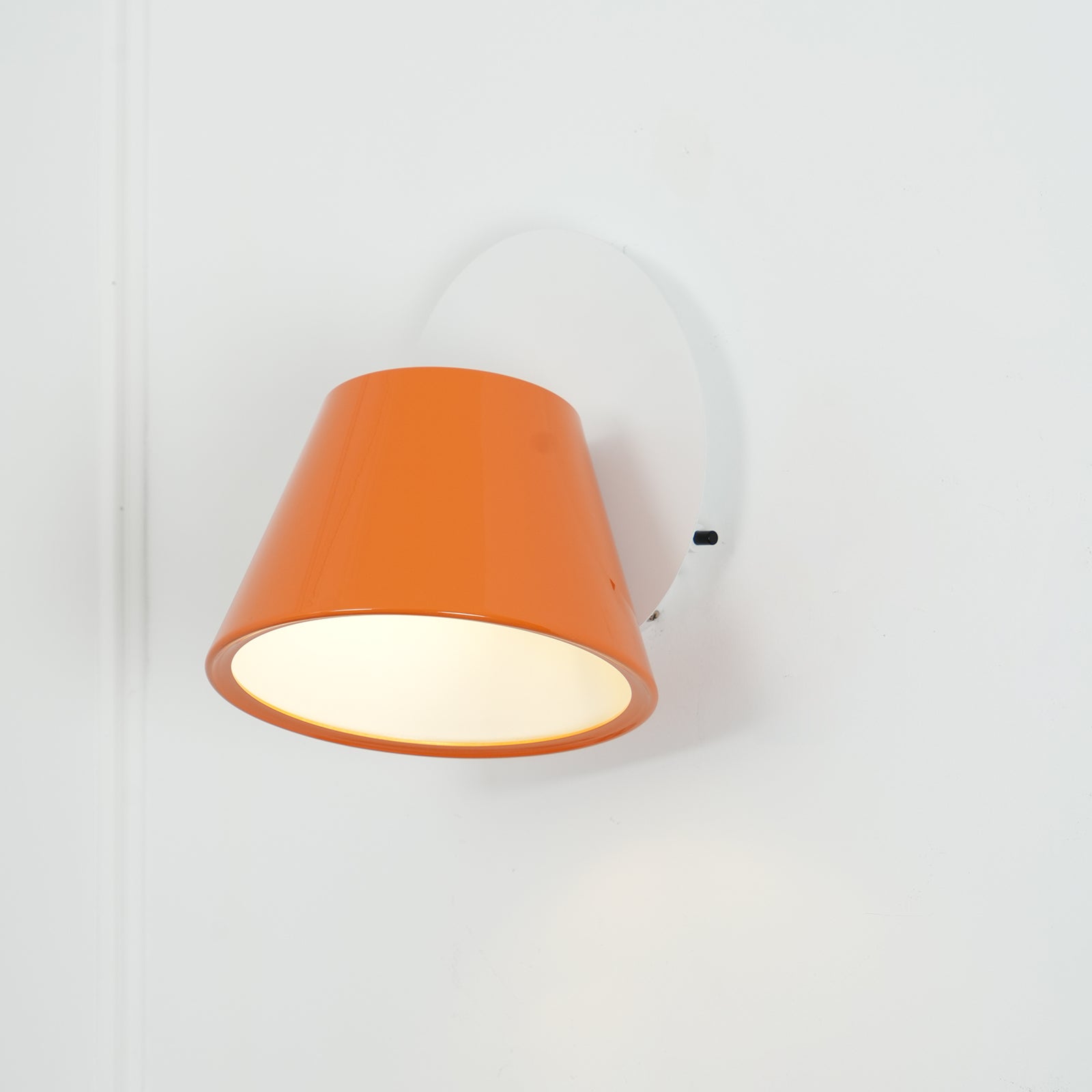 Contra Wall Lamp