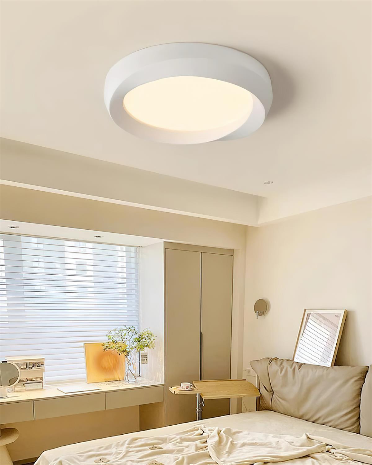 Eoniko Ceiling Lamp