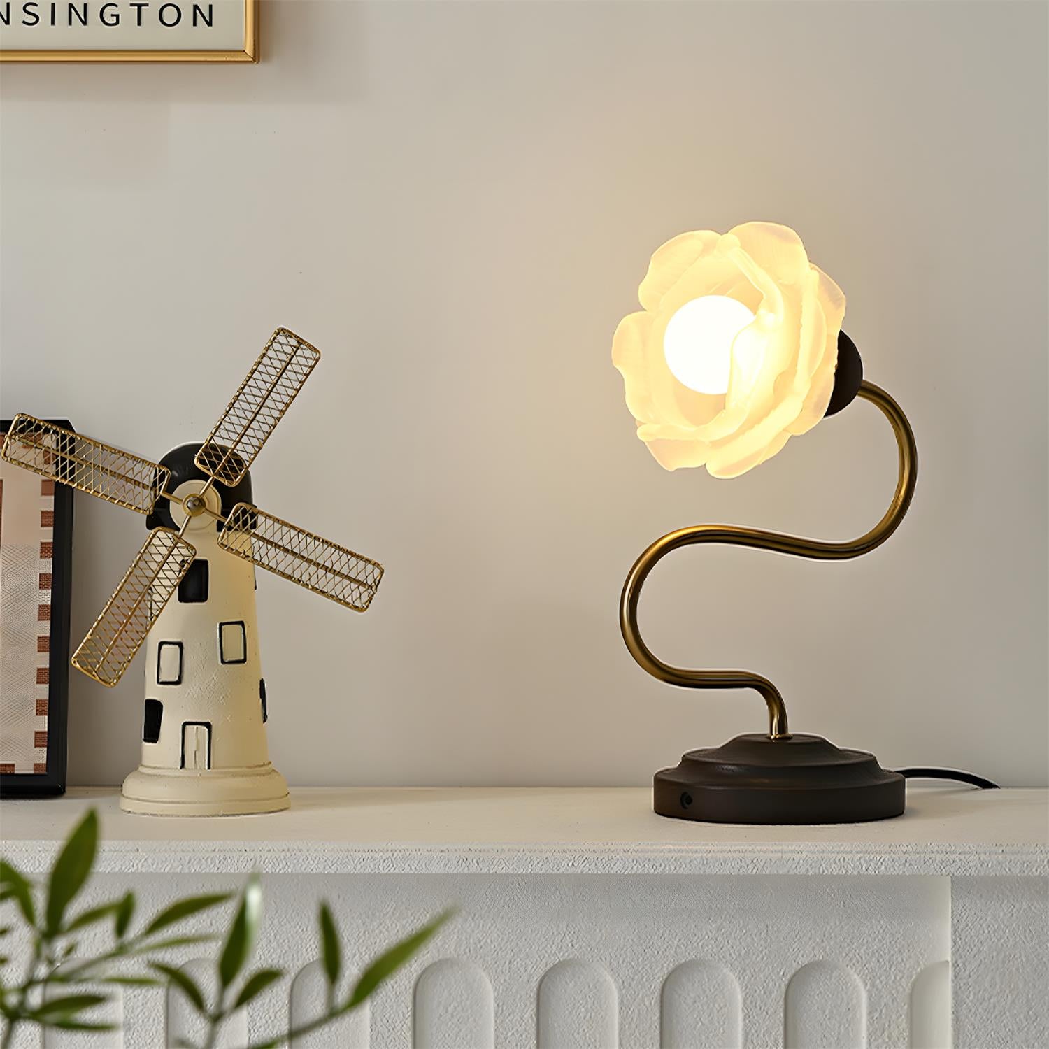 Everbud Table Lamp