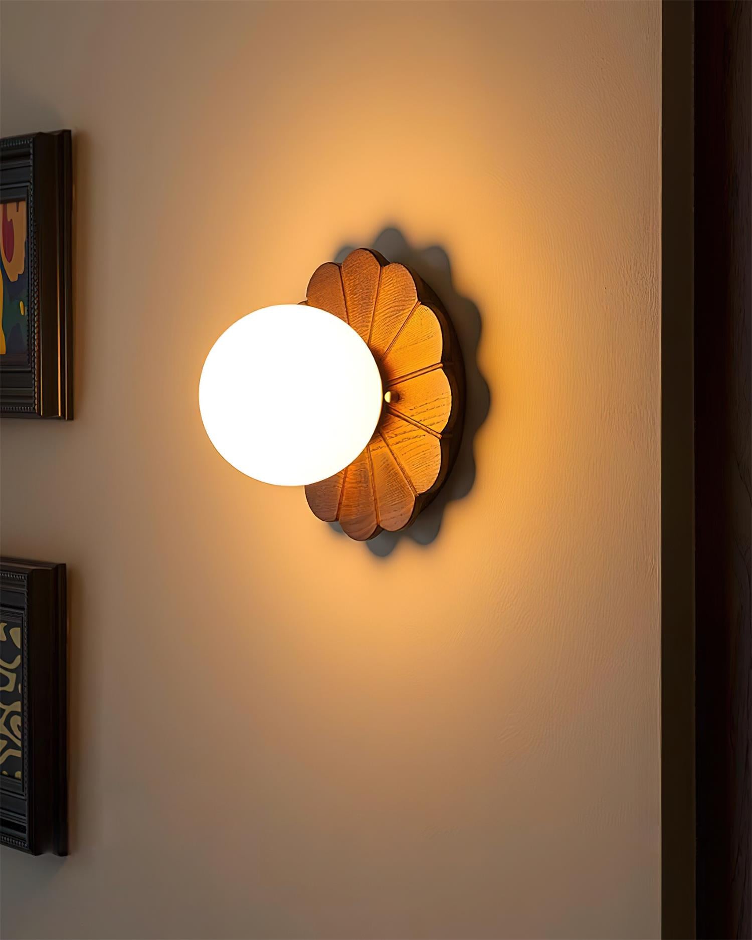 Flora Glow Wall Lamp