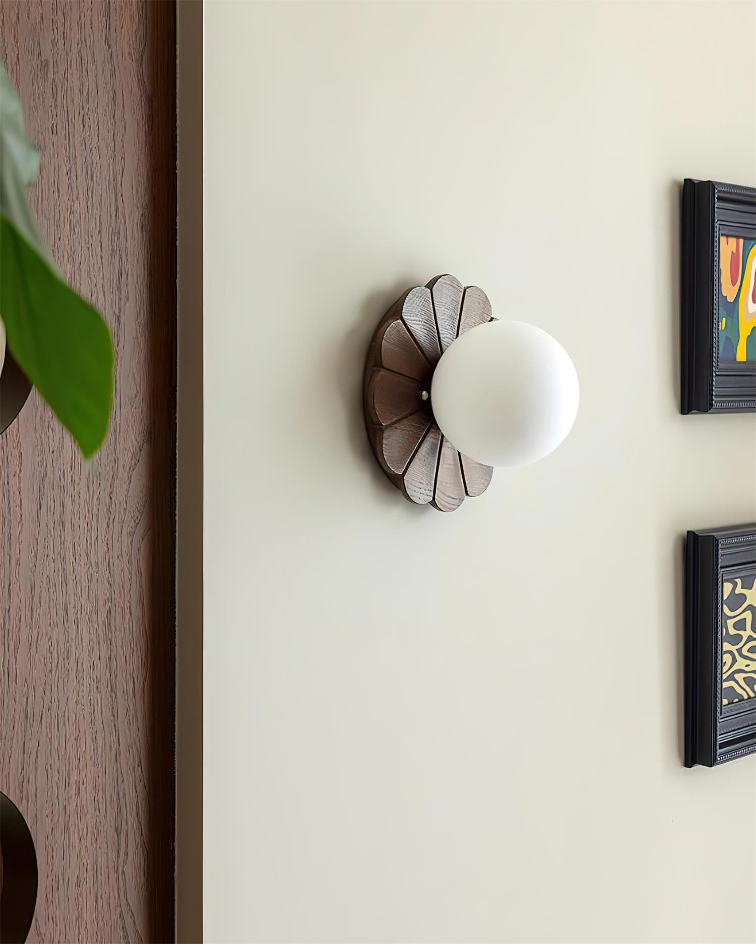 Flora Glow Wall Lamp