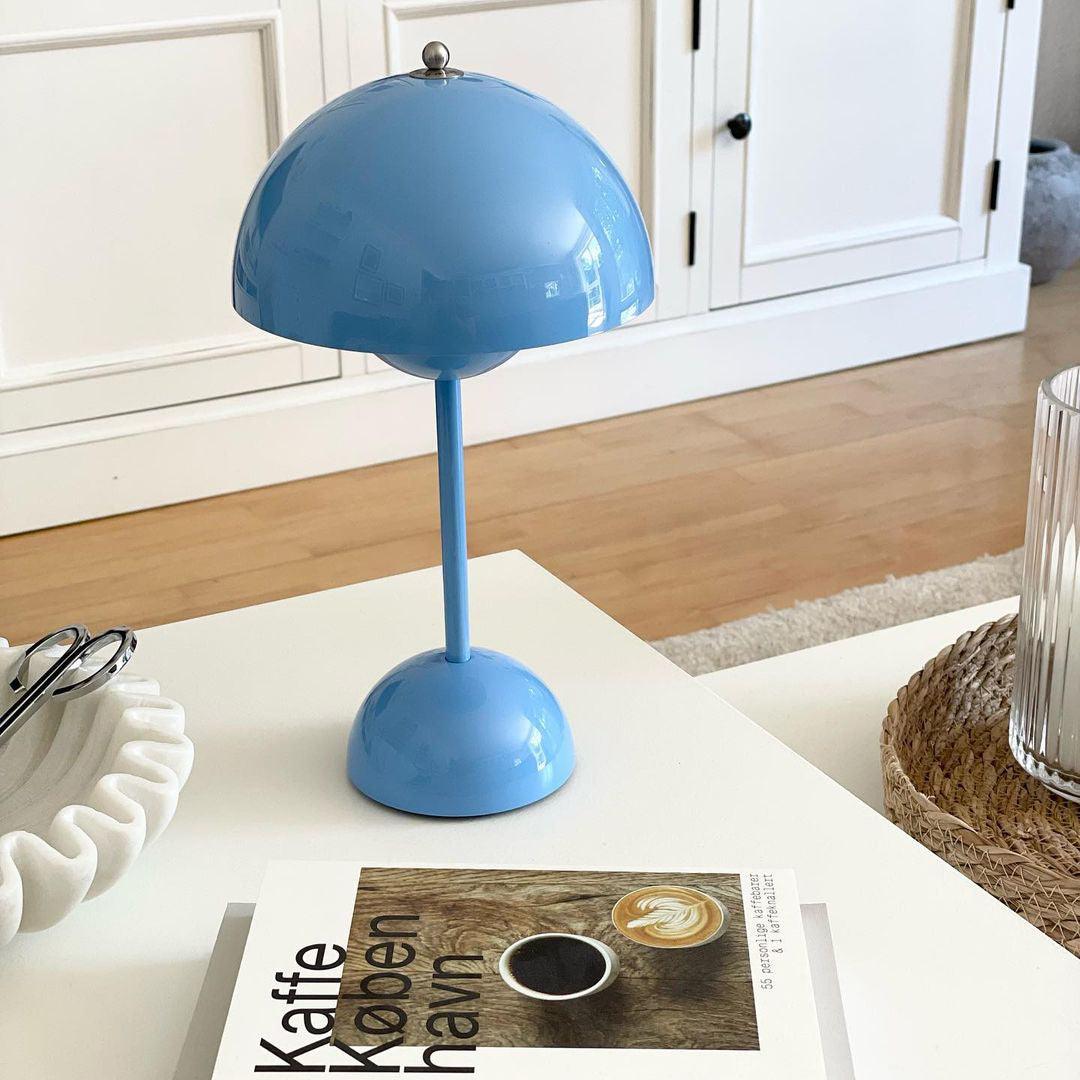 Charging Art Table Lamp