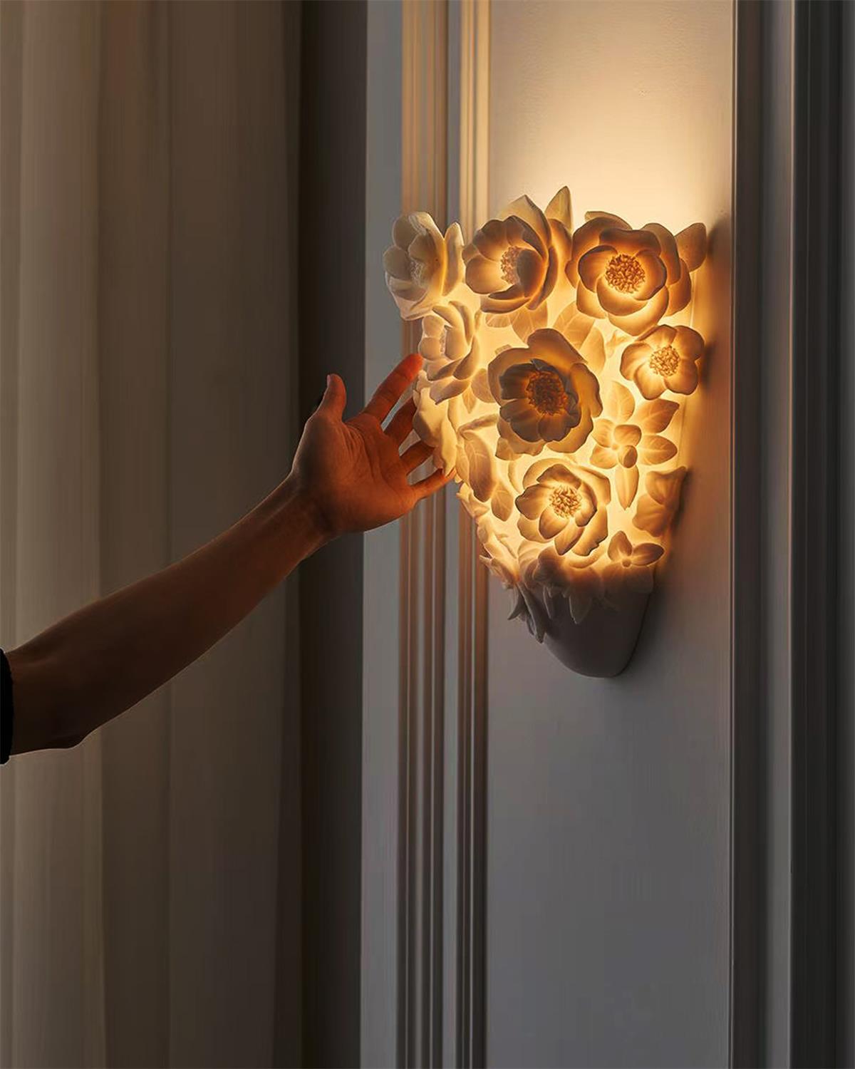 Gardenia Wall Lamp