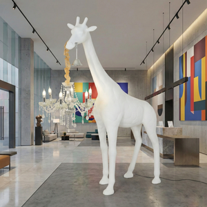 Giraffe Sculpture Floor Lamp