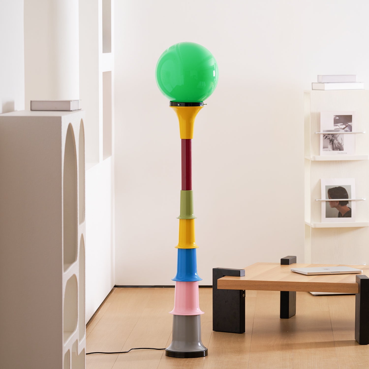 Grande Floor Lamp