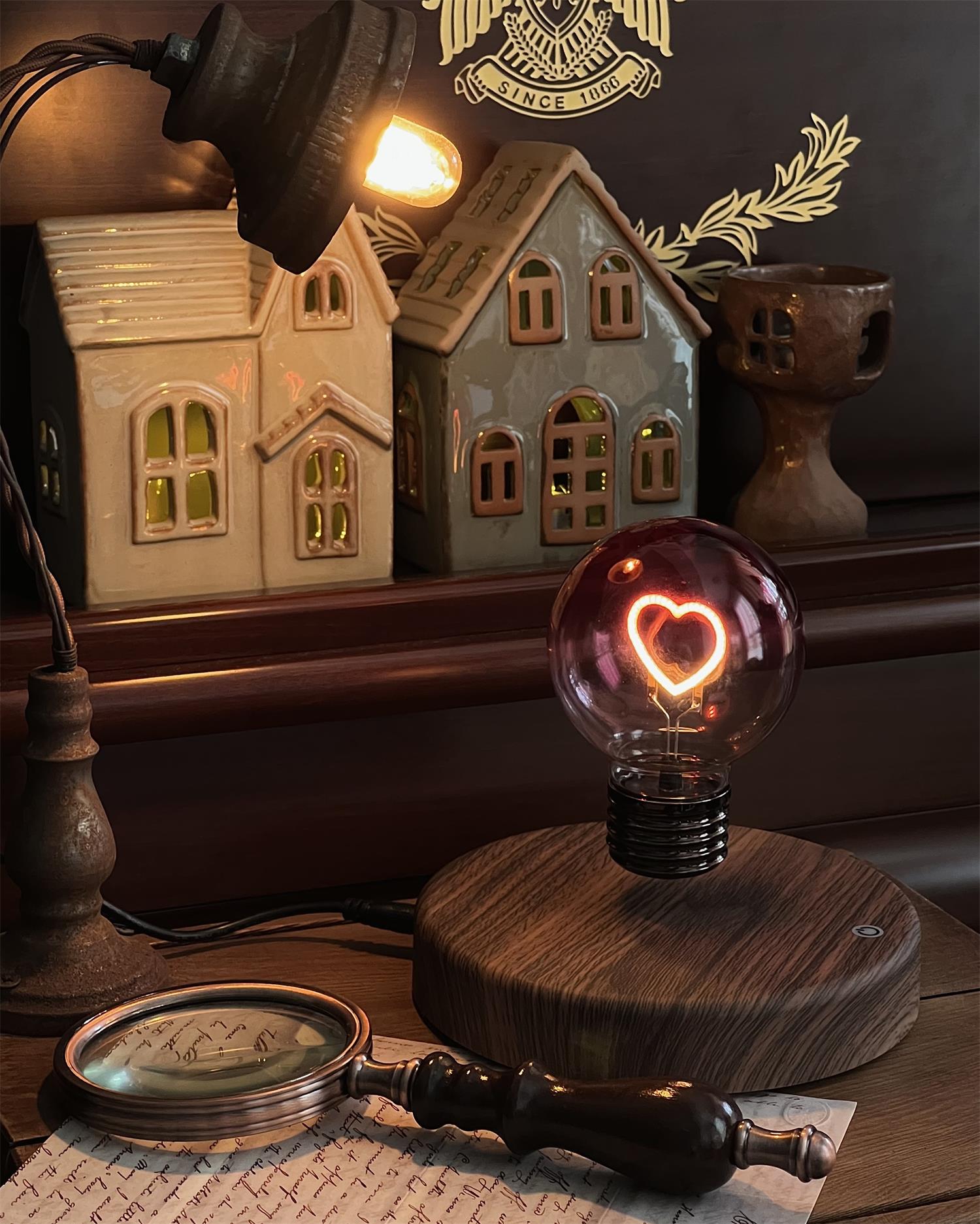 Heart Magnetic Table Lamp