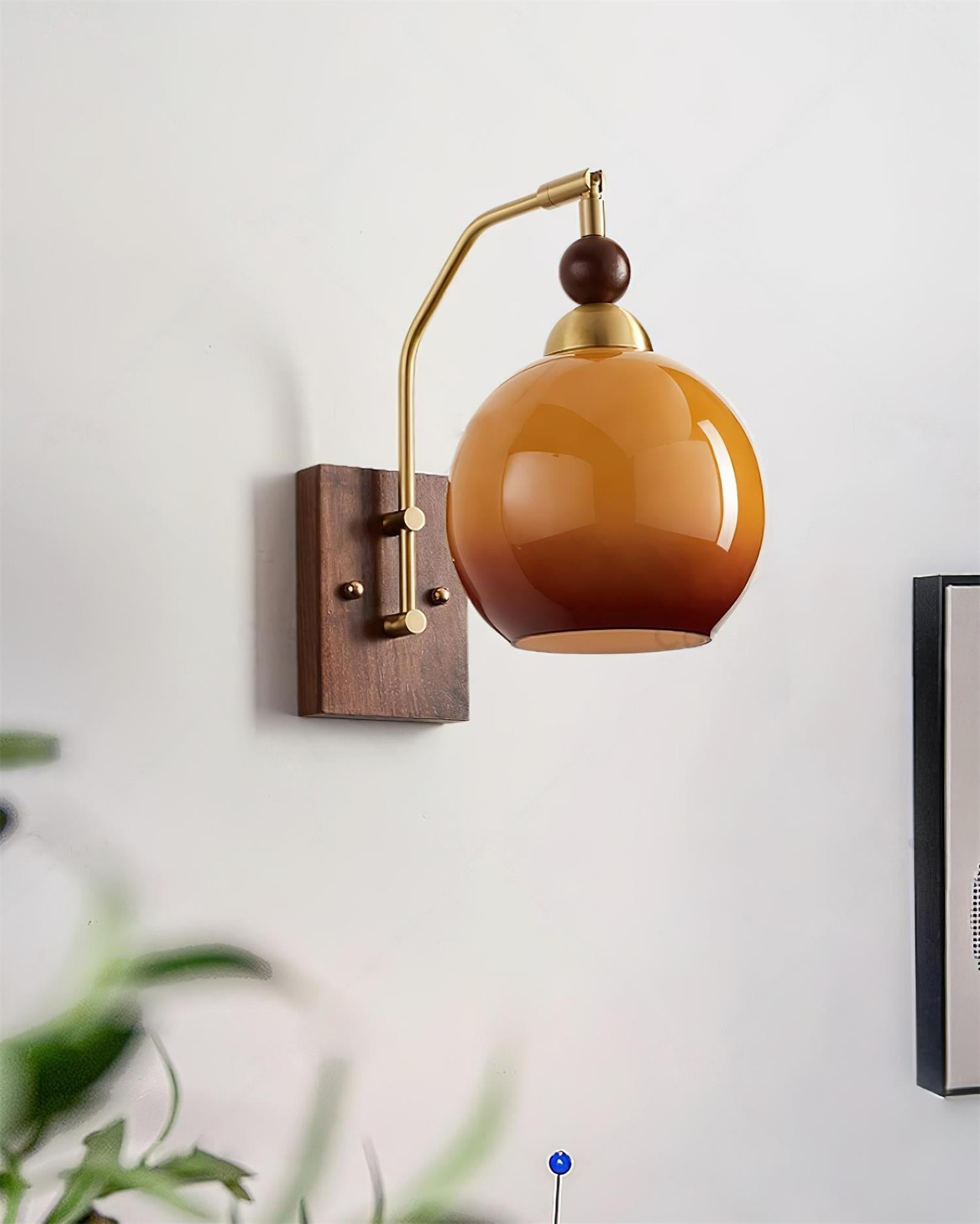 Hyannis Wall Lamp