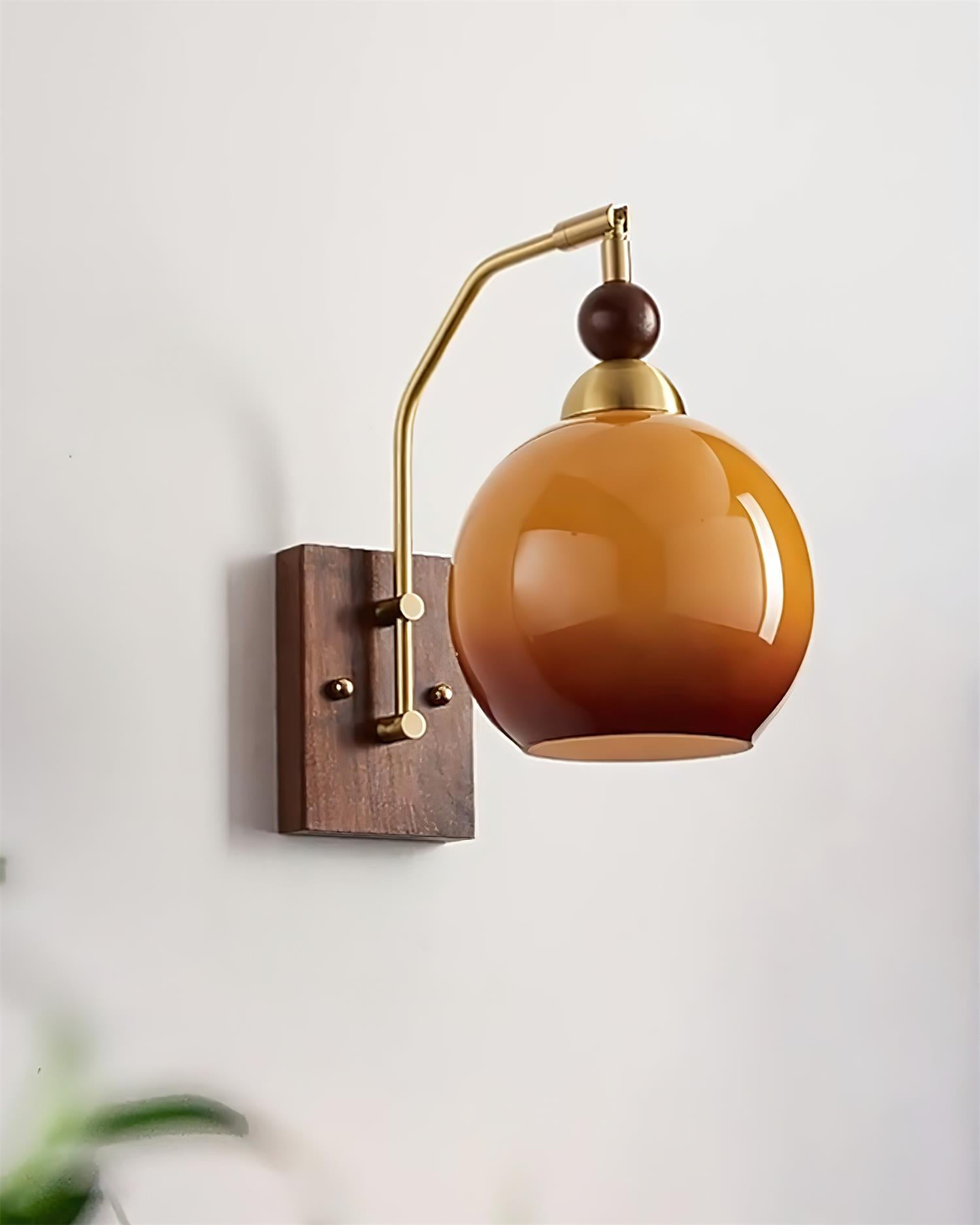 Hyannis Wall Lamp