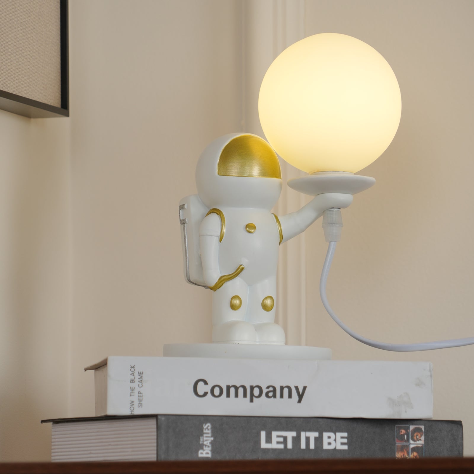 Jude Astronaut Table Lamp