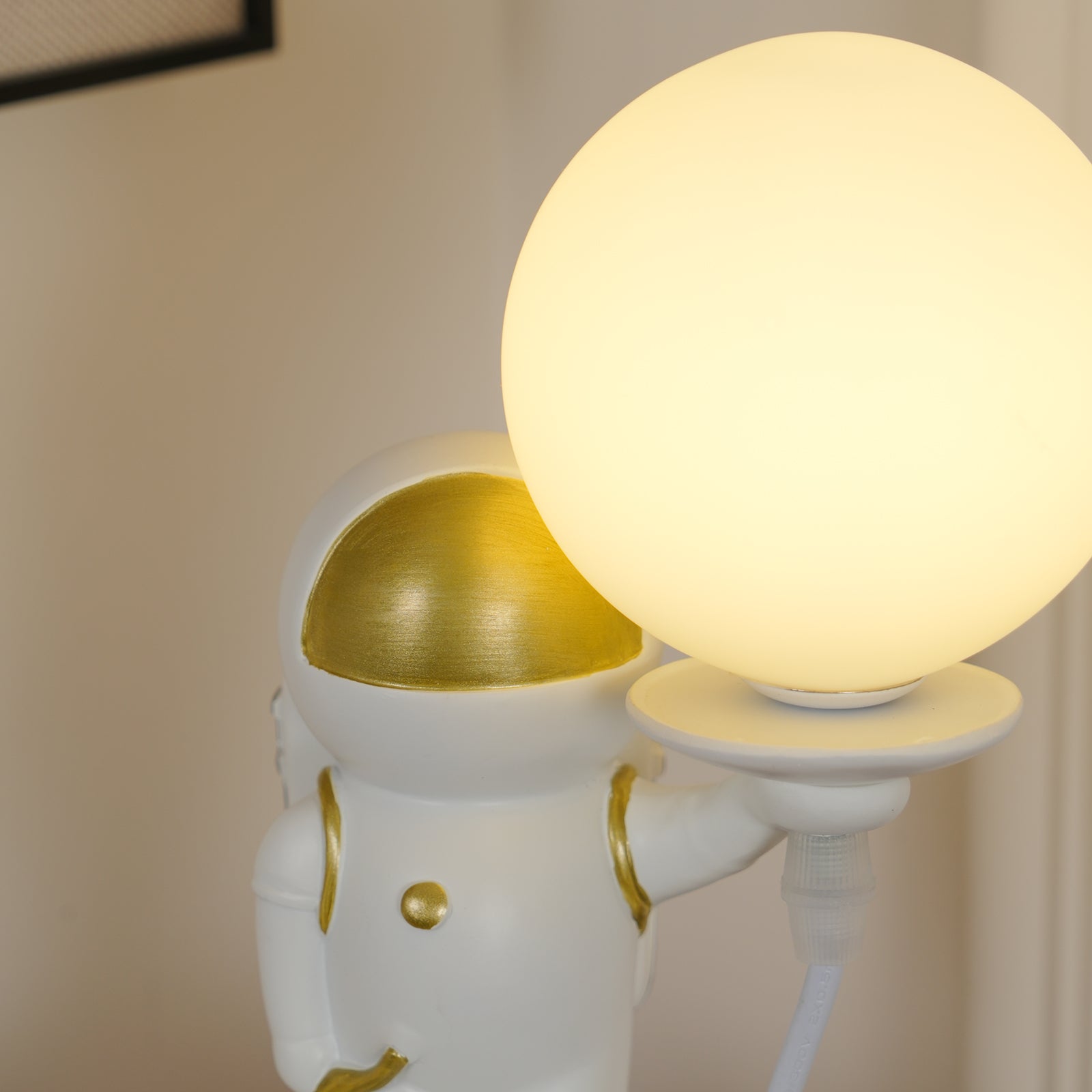 Jude Astronaut Table Lamp