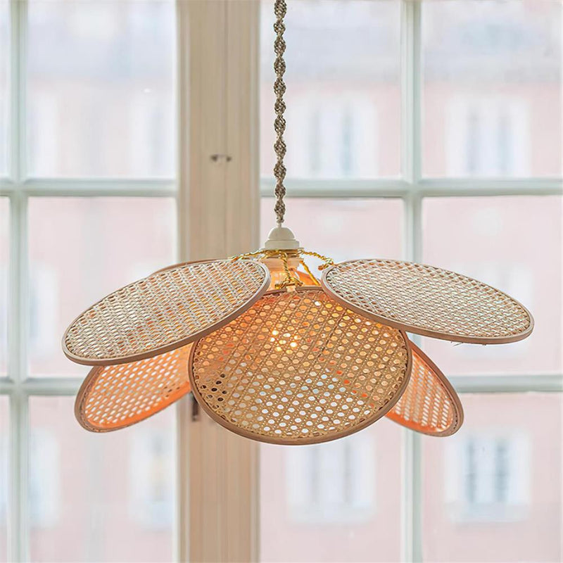 Kloe Petal Pendant Lamp – detail 2