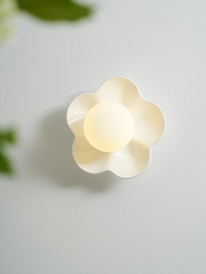 La Fleur Wall Lamp