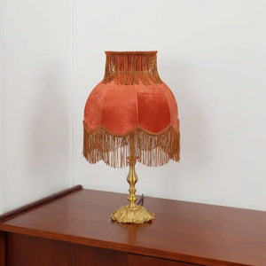 مصباح طاولة Lanna Tassel