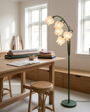 Lilymere golvlampa