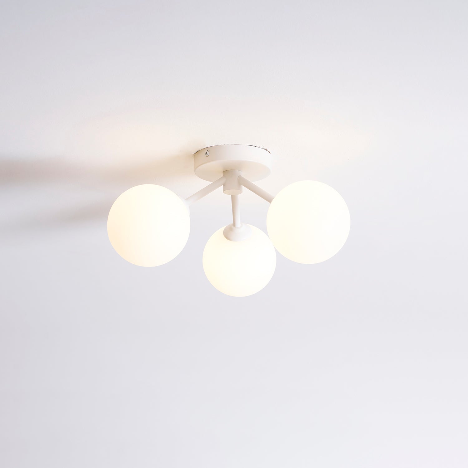 مصباح سقف لوريلاي 14.1 بوصة - 7 بوصة