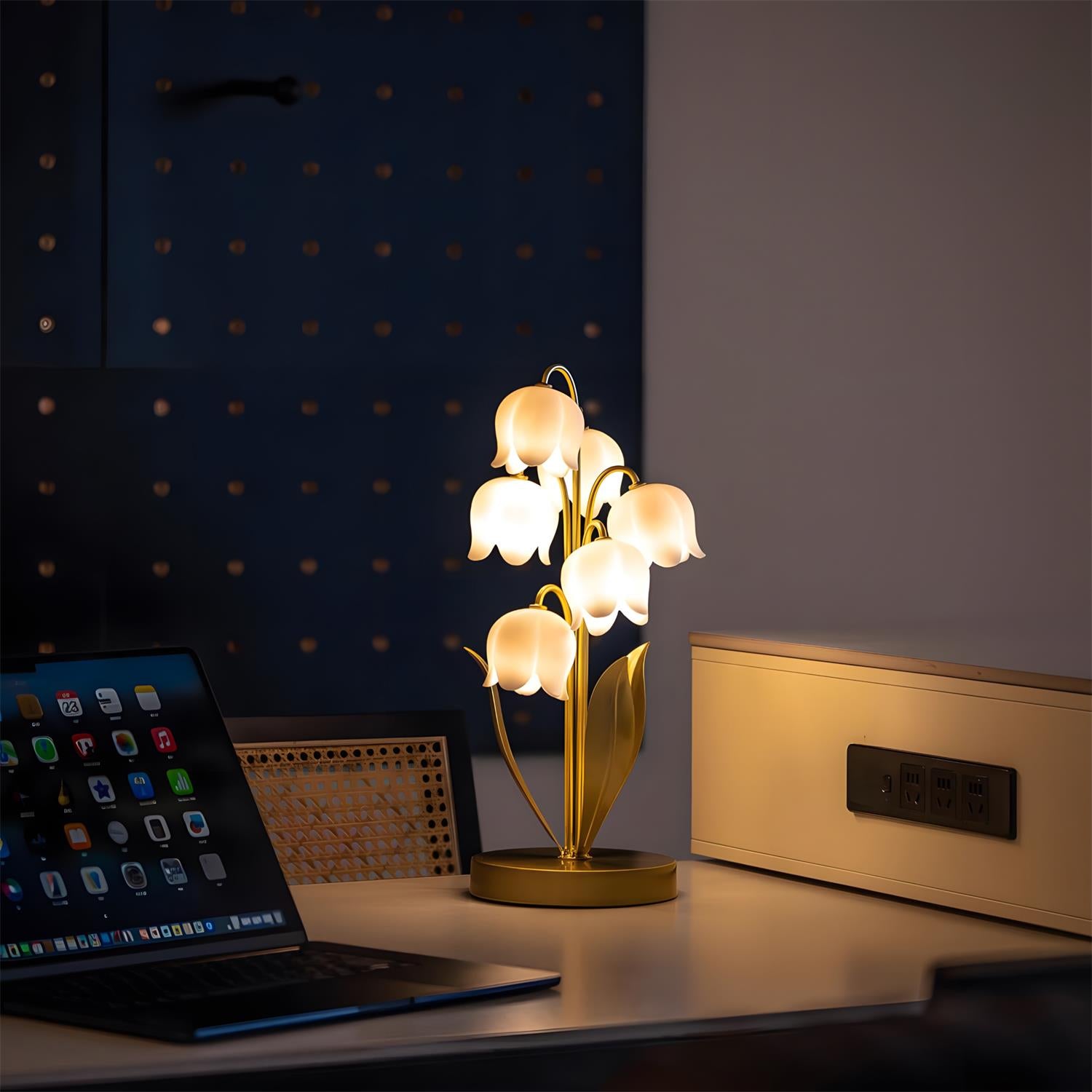 LumiLily Table Lamp