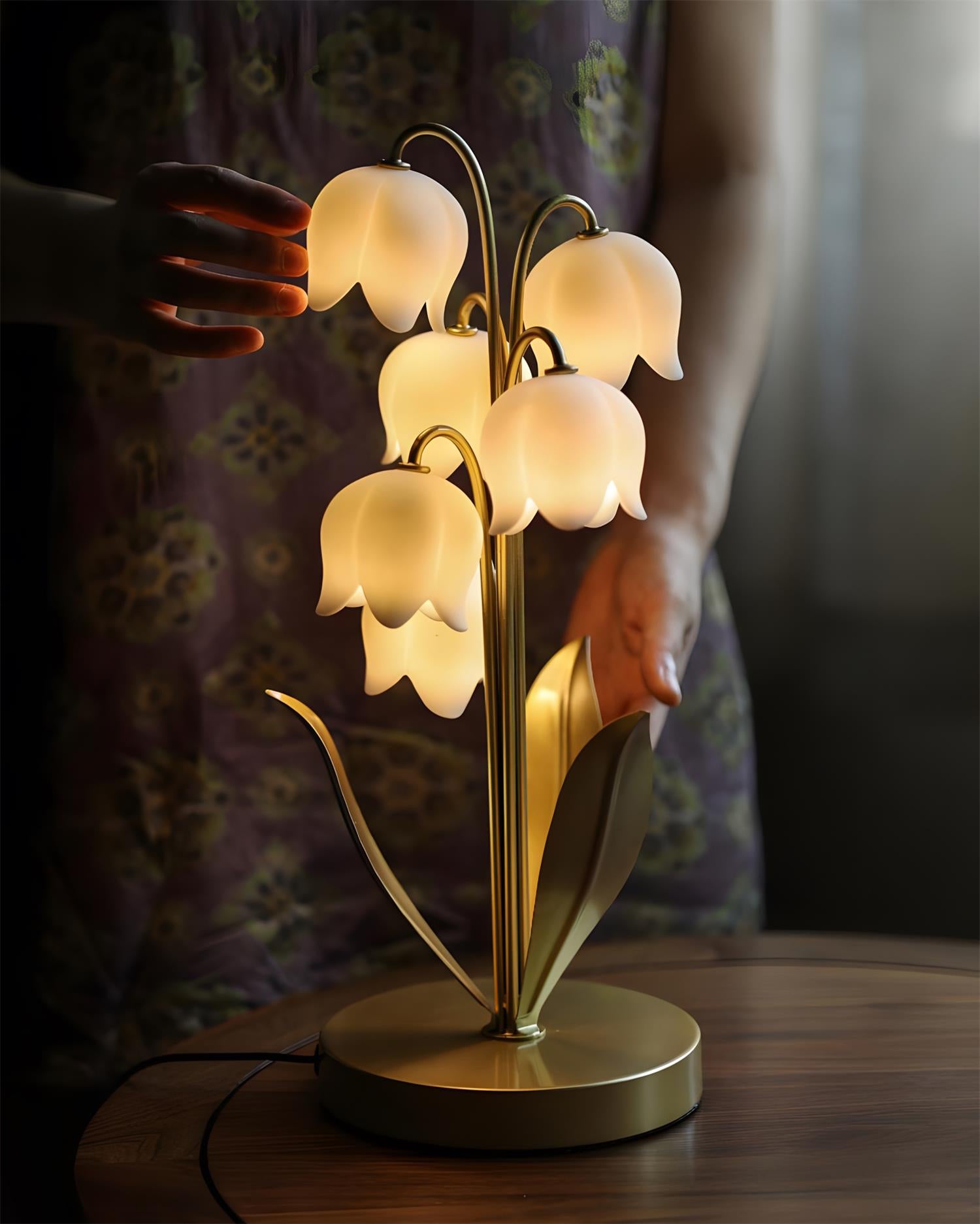 LumiLily Table Lamp