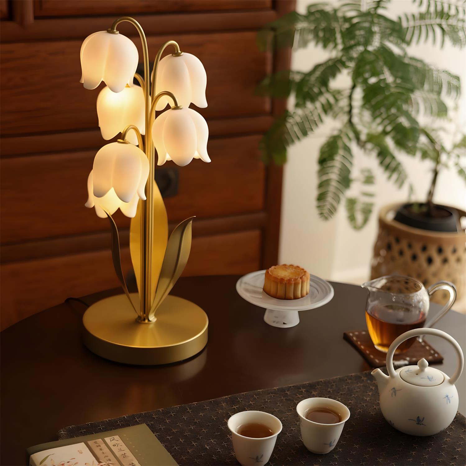 LumiLily Table Lamp