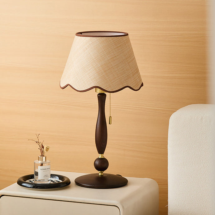 Madera Scallop Table Light – detail 2