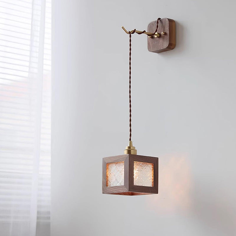 Matilda Wood Wall Lamp – detail 2