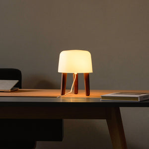 Milch Tischlampe