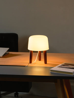 Milch Tischlampe