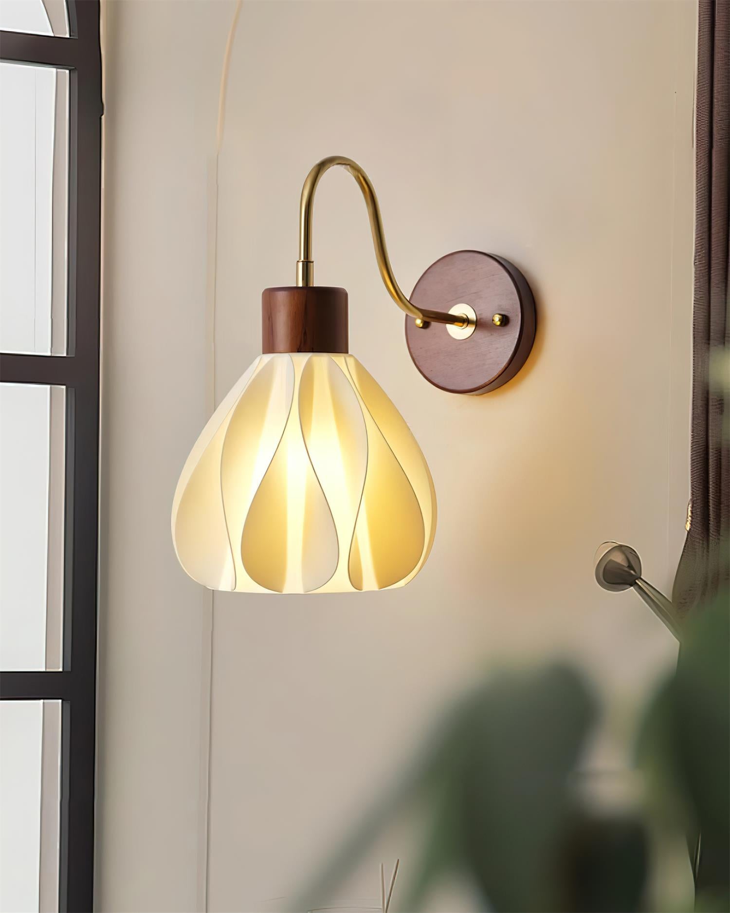 Novus Wall Lamp