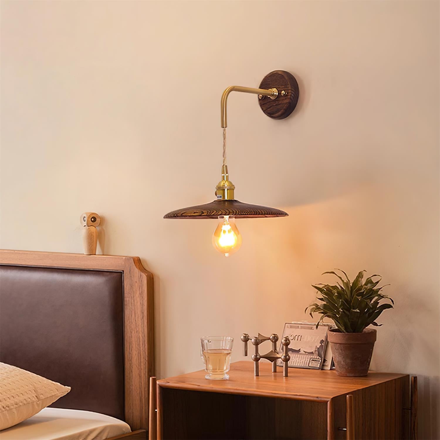 Runia Wood Wall Lamp