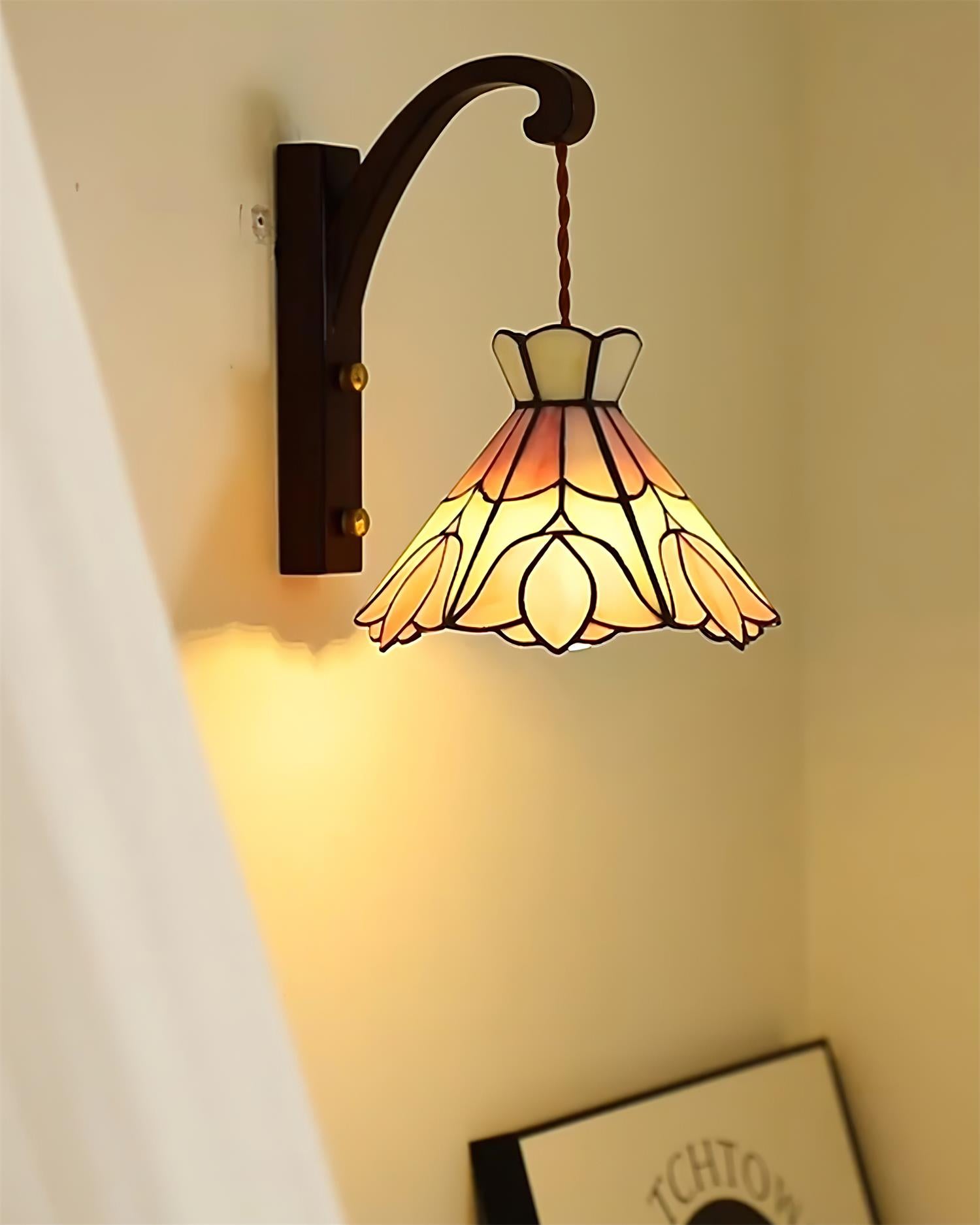 Serena Tiffany Wall Lamp