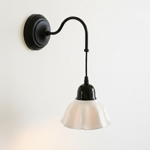 Stillflower Wall Lamp