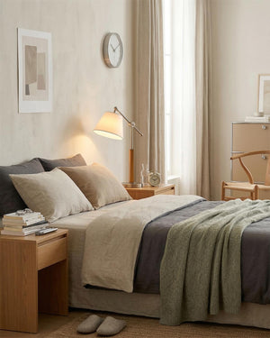 Tavian Table Lamp
