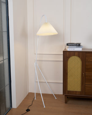 Tove Pleated Floor Lamp 61″